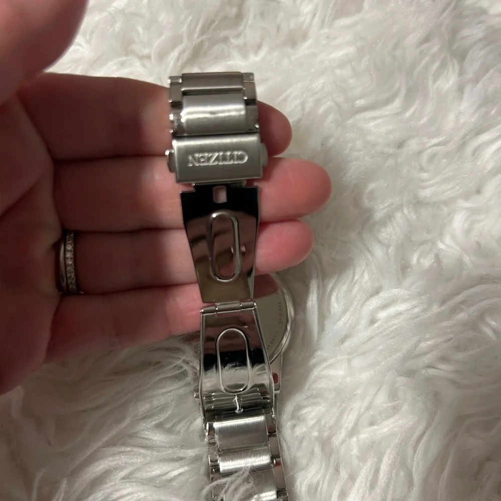 Citizen Silver Tone Men's Watch - Picture 3 of 6